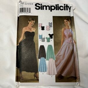 Simplicity 9945 uncut sewing pattern